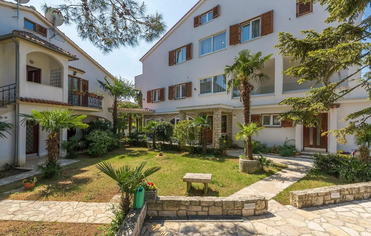 Villa Ladavac B&B Rovigno 4*,  Croazia