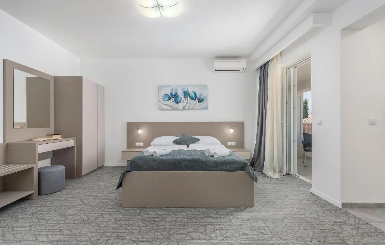 Villa Ladavac B&B Rovigno 4*,