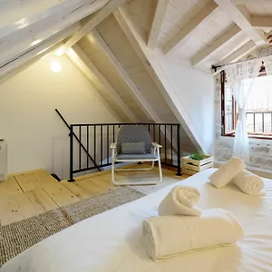 Gasthof & Tiramola - Old Town