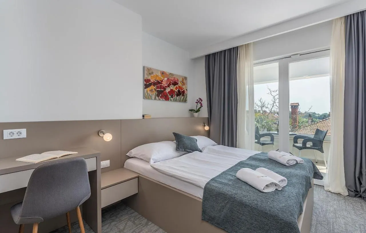 Villa Ladavac B&B Rovinj Alojamento de Acomodação e Pequeno-almoço