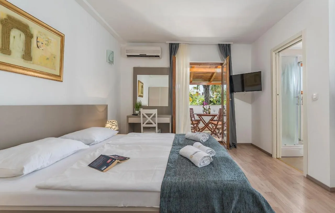Villa Ladavac B&B Rovinj Alojamento de Acomodação e Pequeno-almoço